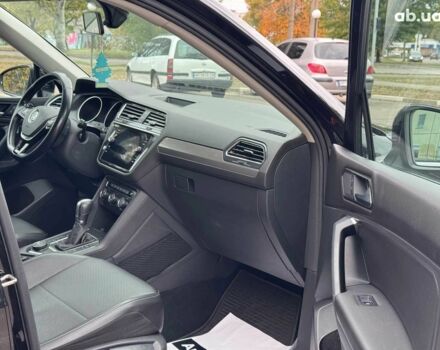 Черный Фольксваген Тигуан, объемом двигателя 2 л и пробегом 143 тыс. км за 18690 $, фото 16 на Automoto.ua