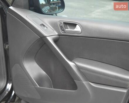 Черный Фольксваген Тигуан, объемом двигателя 1.98 л и пробегом 166 тыс. км за 15000 $, фото 19 на Automoto.ua