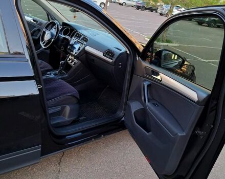 Черный Фольксваген Тигуан, объемом двигателя 2 л и пробегом 177 тыс. км за 20500 $, фото 9 на Automoto.ua