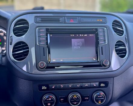 Черный Фольксваген Тигуан, объемом двигателя 2 л и пробегом 124 тыс. км за 16000 $, фото 5 на Automoto.ua