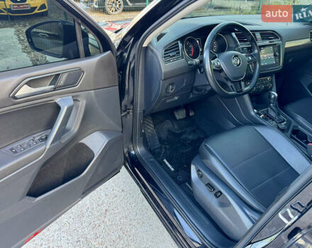 Черный Фольксваген Тигуан, объемом двигателя 1.98 л и пробегом 81 тыс. км за 21500 $, фото 8 на Automoto.ua
