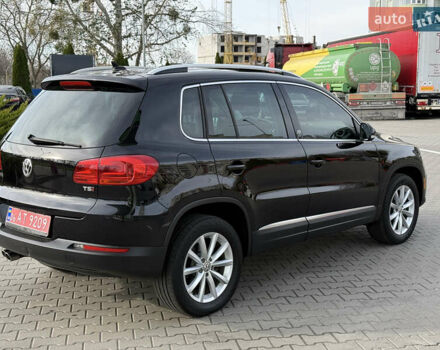 Чорний Фольксваген Тігуан, об'ємом двигуна 2 л та пробігом 104 тис. км за 15500 $, фото 4 на Automoto.ua