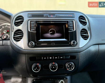 Черный Фольксваген Тигуан, объемом двигателя 1.98 л и пробегом 120 тыс. км за 11999 $, фото 21 на Automoto.ua