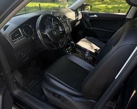 Черный Фольксваген Тигуан, объемом двигателя 1.98 л и пробегом 175 тыс. км за 17500 $, фото 12 на Automoto.ua