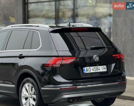 Черный Фольксваген Тигуан, объемом двигателя 2 л и пробегом 209 тыс. км за 23800 $, фото 6 на Automoto.ua