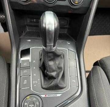 Черный Фольксваген Тигуан, объемом двигателя 2 л и пробегом 102 тыс. км за 12100 $, фото 14 на Automoto.ua