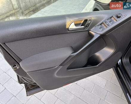 Черный Фольксваген Тигуан, объемом двигателя 1.98 л и пробегом 102 тыс. км за 13900 $, фото 9 на Automoto.ua