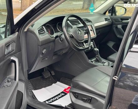 Черный Фольксваген Тигуан, объемом двигателя 2 л и пробегом 143 тыс. км за 18690 $, фото 13 на Automoto.ua