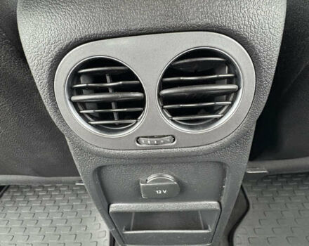 Черный Фольксваген Тигуан, объемом двигателя 2 л и пробегом 95 тыс. км за 14499 $, фото 29 на Automoto.ua