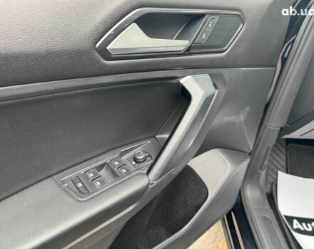 Черный Фольксваген Тигуан, объемом двигателя 2 л и пробегом 143 тыс. км за 18690 $, фото 20 на Automoto.ua