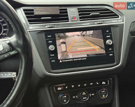 Черный Фольксваген Тигуан, объемом двигателя 2 л и пробегом 209 тыс. км за 23800 $, фото 21 на Automoto.ua