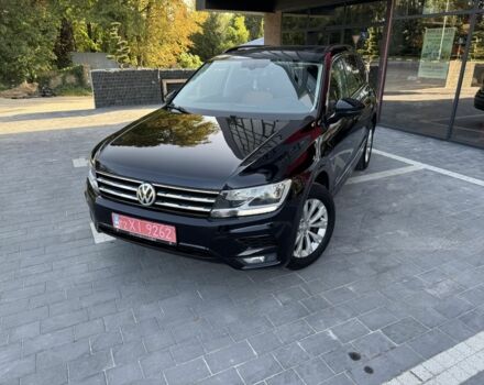 Черный Фольксваген Тигуан, объемом двигателя 2 л и пробегом 173 тыс. км за 16400 $, фото 1 на Automoto.ua