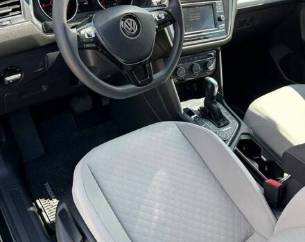 Черный Фольксваген Тигуан, объемом двигателя 1.98 л и пробегом 177 тыс. км за 17700 $, фото 4 на Automoto.ua