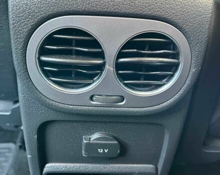 Чорний Фольксваген Тігуан, об'ємом двигуна 2 л та пробігом 142 тис. км за 12200 $, фото 21 на Automoto.ua