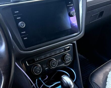 Черный Фольксваген Тигуан, объемом двигателя 2 л и пробегом 176 тыс. км за 17000 $, фото 10 на Automoto.ua