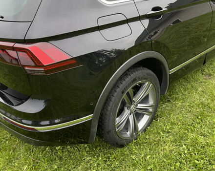 Черный Фольксваген Тигуан, объемом двигателя 1.98 л и пробегом 215 тыс. км за 26855 $, фото 12 на Automoto.ua