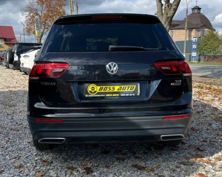 Чорний Фольксваген Тігуан, об'ємом двигуна 2 л та пробігом 42 тис. км за 17000 $, фото 5 на Automoto.ua