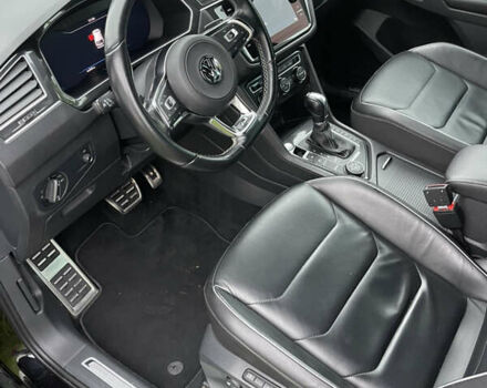 Черный Фольксваген Тигуан, объемом двигателя 1.98 л и пробегом 215 тыс. км за 26855 $, фото 3 на Automoto.ua