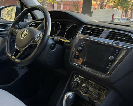 Чорний Фольксваген Тігуан, об'ємом двигуна 1.98 л та пробігом 127 тис. км за 22000 $, фото 3 на Automoto.ua