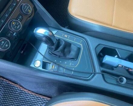 Чорний Фольксваген Тігуан, об'ємом двигуна 2 л та пробігом 131 тис. км за 18500 $, фото 5 на Automoto.ua