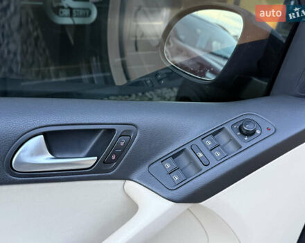 Черный Фольксваген Тигуан, объемом двигателя 2 л и пробегом 185 тыс. км за 13999 $, фото 41 на Automoto.ua