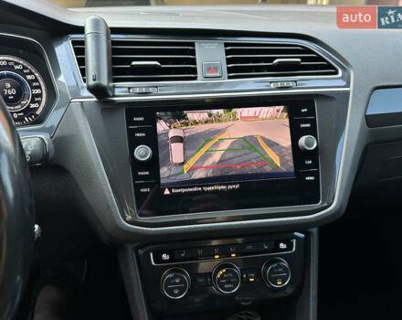 Черный Фольксваген Тигуан, объемом двигателя 1.97 л и пробегом 104 тыс. км за 26100 $, фото 24 на Automoto.ua