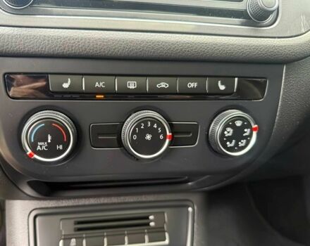 Чорний Фольксваген Тігуан, об'ємом двигуна 2 л та пробігом 52 тис. км за 3200 $, фото 10 на Automoto.ua