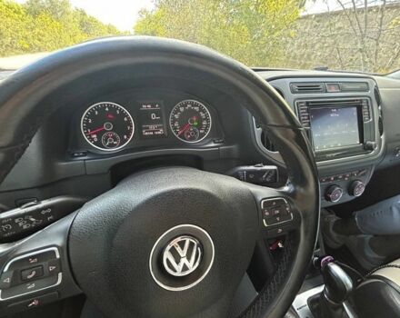 Черный Фольксваген Тигуан, объемом двигателя 2 л и пробегом 145 тыс. км за 12500 $, фото 4 на Automoto.ua