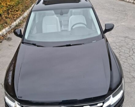 Черный Фольксваген Тигуан, объемом двигателя 2 л и пробегом 94 тыс. км за 21000 $, фото 1 на Automoto.ua