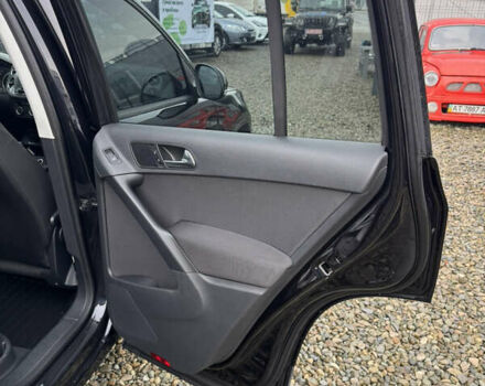 Черный Фольксваген Тигуан, объемом двигателя 2 л и пробегом 140 тыс. км за 13700 $, фото 27 на Automoto.ua