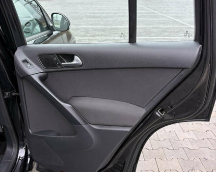 Черный Фольксваген Тигуан, объемом двигателя 2 л и пробегом 95 тыс. км за 14499 $, фото 22 на Automoto.ua