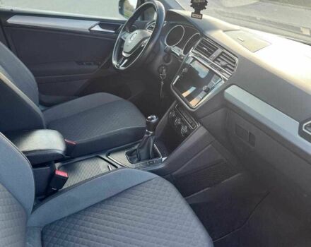 Черный Фольксваген Тигуан, объемом двигателя 2 л и пробегом 300 тыс. км за 17000 $, фото 11 на Automoto.ua