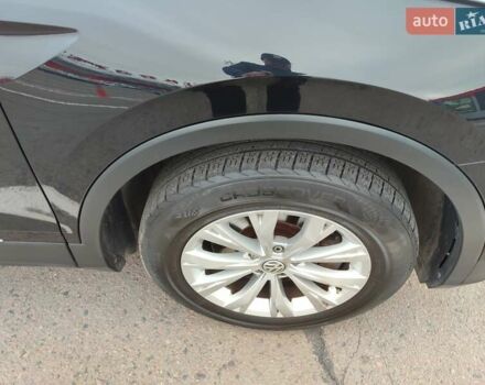 Черный Фольксваген Тигуан, объемом двигателя 1.98 л и пробегом 141 тыс. км за 16900 $, фото 86 на Automoto.ua