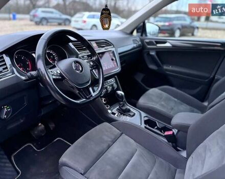 Чорний Фольксваген Тігуан, об'ємом двигуна 1.98 л та пробігом 235 тис. км за 21799 $, фото 10 на Automoto.ua