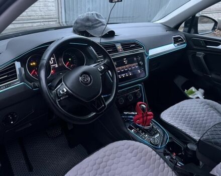 Черный Фольксваген Тигуан, объемом двигателя 2 л и пробегом 130 тыс. км за 21500 $, фото 8 на Automoto.ua