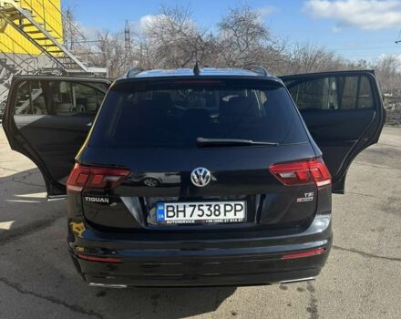Черный Фольксваген Тигуан, объемом двигателя 2 л и пробегом 130 тыс. км за 21500 $, фото 4 на Automoto.ua