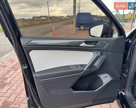 Черный Фольксваген Тигуан, объемом двигателя 1.98 л и пробегом 104 тыс. км за 19990 $, фото 17 на Automoto.ua