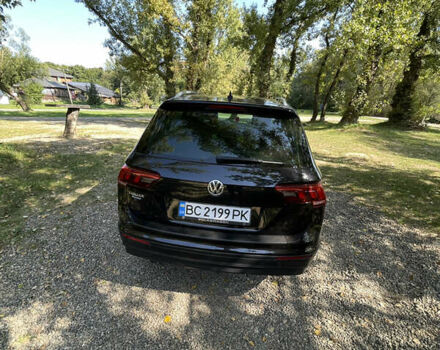 Чорний Фольксваген Тігуан, об'ємом двигуна 1.97 л та пробігом 244 тис. км за 21900 $, фото 4 на Automoto.ua