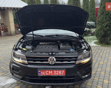 Чорний Фольксваген Тігуан, об'ємом двигуна 1.98 л та пробігом 258 тис. км за 23300 $, фото 78 на Automoto.ua