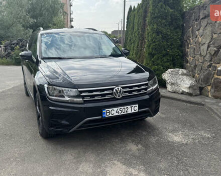 Чорний Фольксваген Тігуан, об'ємом двигуна 1.98 л та пробігом 62 тис. км за 17950 $, фото 2 на Automoto.ua