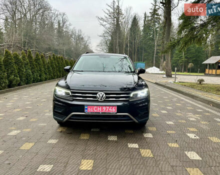 Чорний Фольксваген Тігуан, об'ємом двигуна 2 л та пробігом 186 тис. км за 17300 $, фото 5 на Automoto.ua