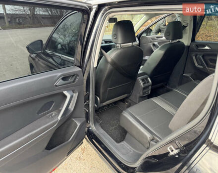 Черный Фольксваген Тигуан, объемом двигателя 2 л и пробегом 183 тыс. км за 19700 $, фото 14 на Automoto.ua