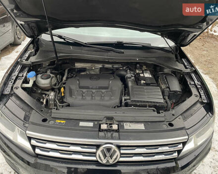 Черный Фольксваген Тигуан, объемом двигателя 2 л и пробегом 183 тыс. км за 19700 $, фото 19 на Automoto.ua