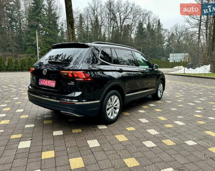 Чорний Фольксваген Тігуан, об'ємом двигуна 2 л та пробігом 186 тис. км за 17300 $, фото 18 на Automoto.ua