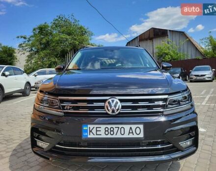 Чорний Фольксваген Тігуан, об'ємом двигуна 2 л та пробігом 101 тис. км за 21000 $, фото 4 на Automoto.ua