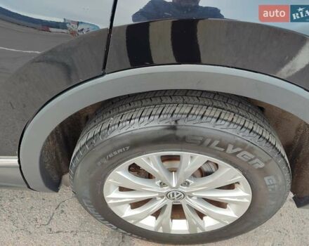 Черный Фольксваген Тигуан, объемом двигателя 1.98 л и пробегом 141 тыс. км за 16900 $, фото 84 на Automoto.ua