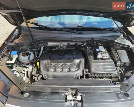 Чорний Фольксваген Тігуан, об'ємом двигуна 2 л та пробігом 101 тис. км за 21000 $, фото 7 на Automoto.ua