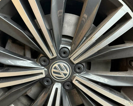 Чорний Фольксваген Тігуан, об'ємом двигуна 2 л та пробігом 162 тис. км за 18750 $, фото 20 на Automoto.ua