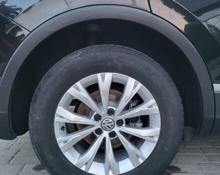 Чорний Фольксваген Тігуан, об'ємом двигуна 2 л та пробігом 101 тис. км за 21000 $, фото 25 на Automoto.ua