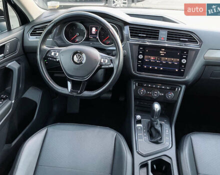Черный Фольксваген Тигуан, объемом двигателя 2 л и пробегом 188 тыс. км за 12890 $, фото 60 на Automoto.ua